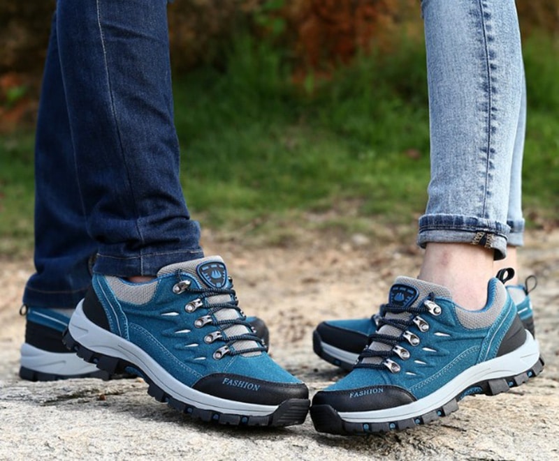 Top 10 Best Hiking Shoes For Flat Feet 