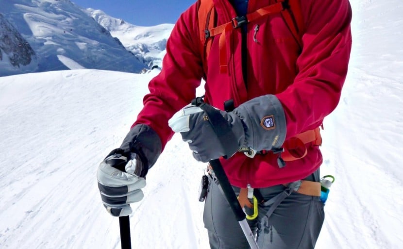 Heated Gloves For Men & Women - 7.4V Battery Powered Ski Gloves With Touchscreen & Water Resistance